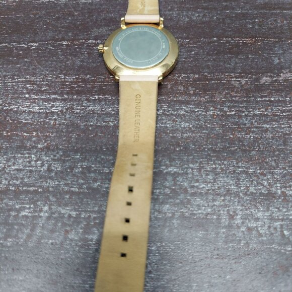 Michael Kors Womens Analog Watch With Leather Strap - Picture 6 of 9